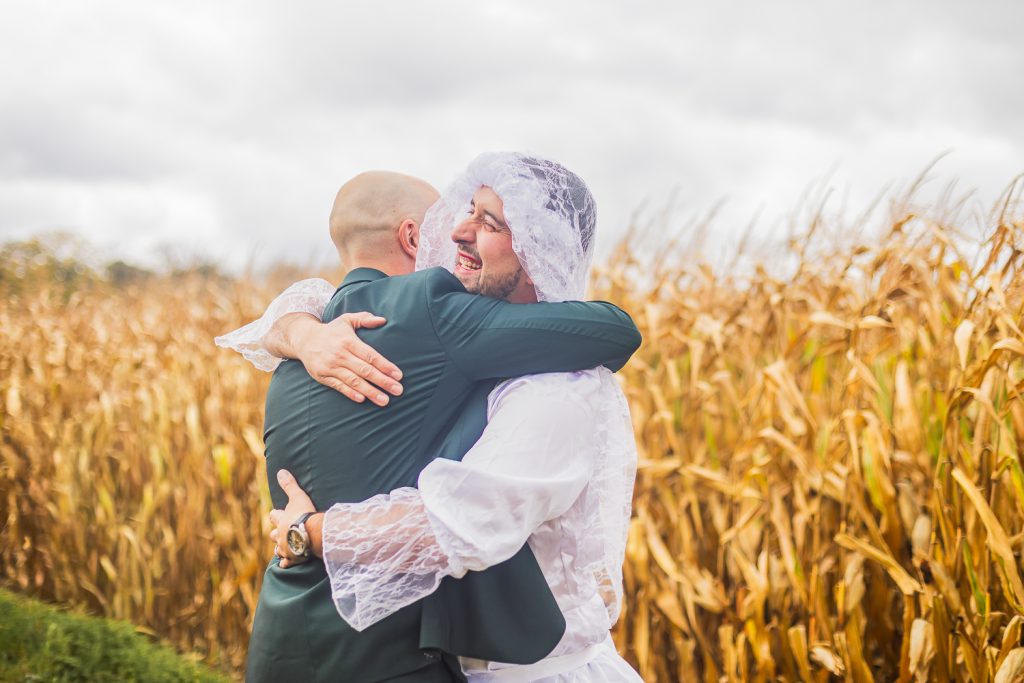 le témoin du marié lui fait une surprise le jour j